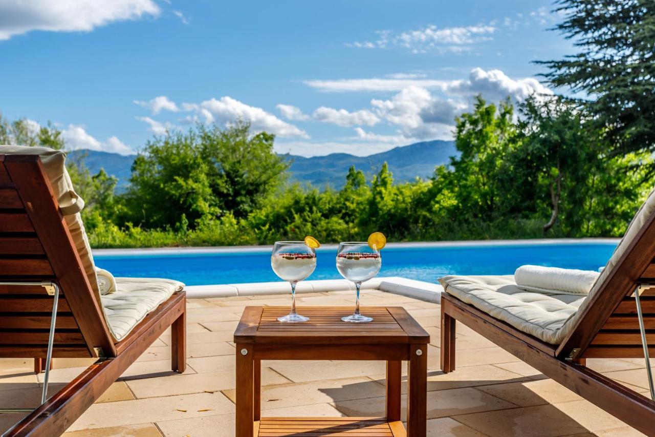 Casa Di Oliva-House With Heated Pool & Jacuzzi In Trilj, Croatia Villa Exteriör bild