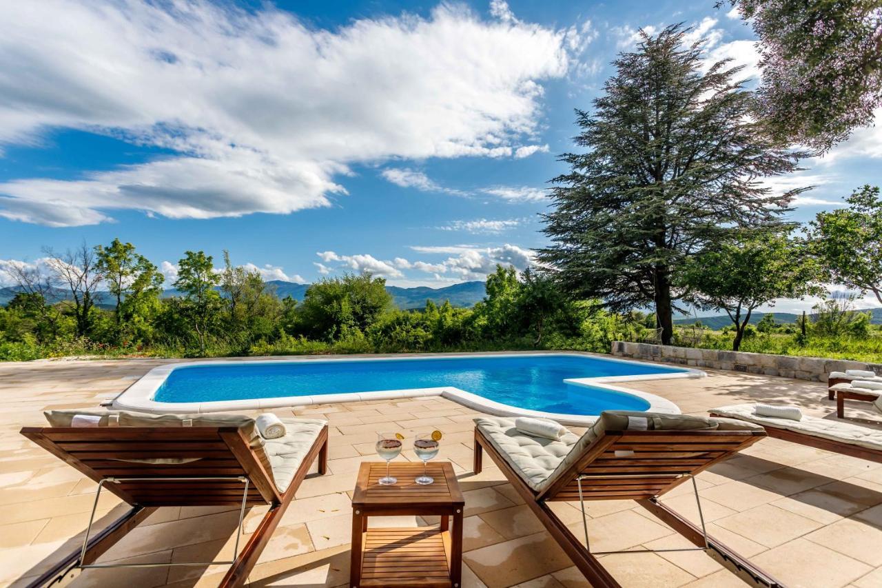 Casa Di Oliva-House With Heated Pool & Jacuzzi In Trilj, Croatia Villa Exteriör bild