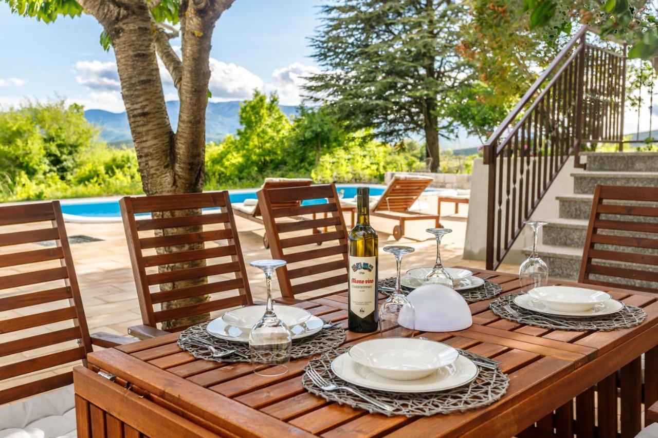 Casa Di Oliva-House With Heated Pool & Jacuzzi In Trilj, Croatia Villa Exteriör bild