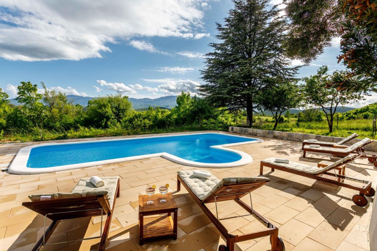 Casa Di Oliva-House With Heated Pool & Jacuzzi In Trilj, Croatia Villa Exteriör bild